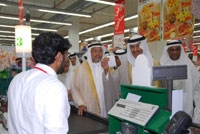 الأمير سلطان بن سلمان يظهر فاتورة شرائه خلال تدشين الحملة 