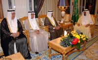 المليك خلال استقباله رئيس مجلس الشورى البحريني