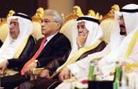 النعيمي يتوسط حضور مؤتمر الطاقة العربي التاسع في قطر