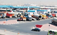  افتتاح أفرع لشركات النقل الخليجية يحد من مشاكل الشاحنات عند المنافذ