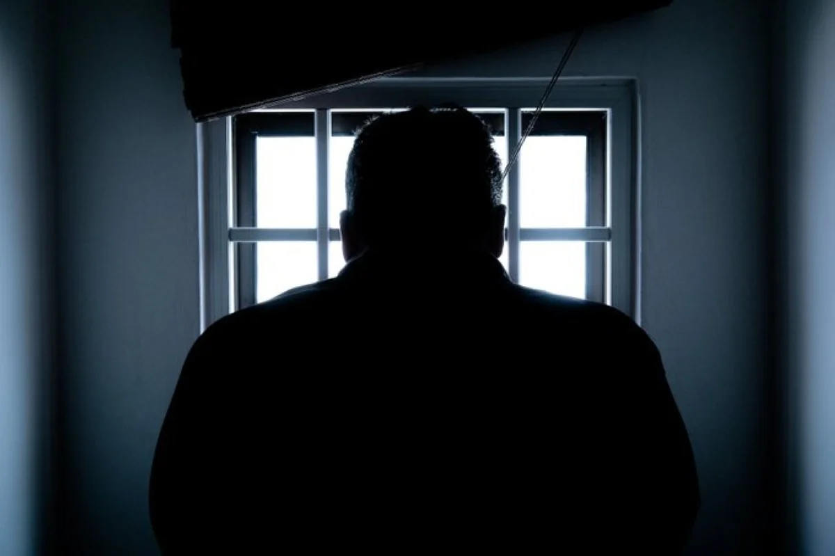 Kuwaiti Man Jailed for One Year with Hard Labor After Assault on Officer