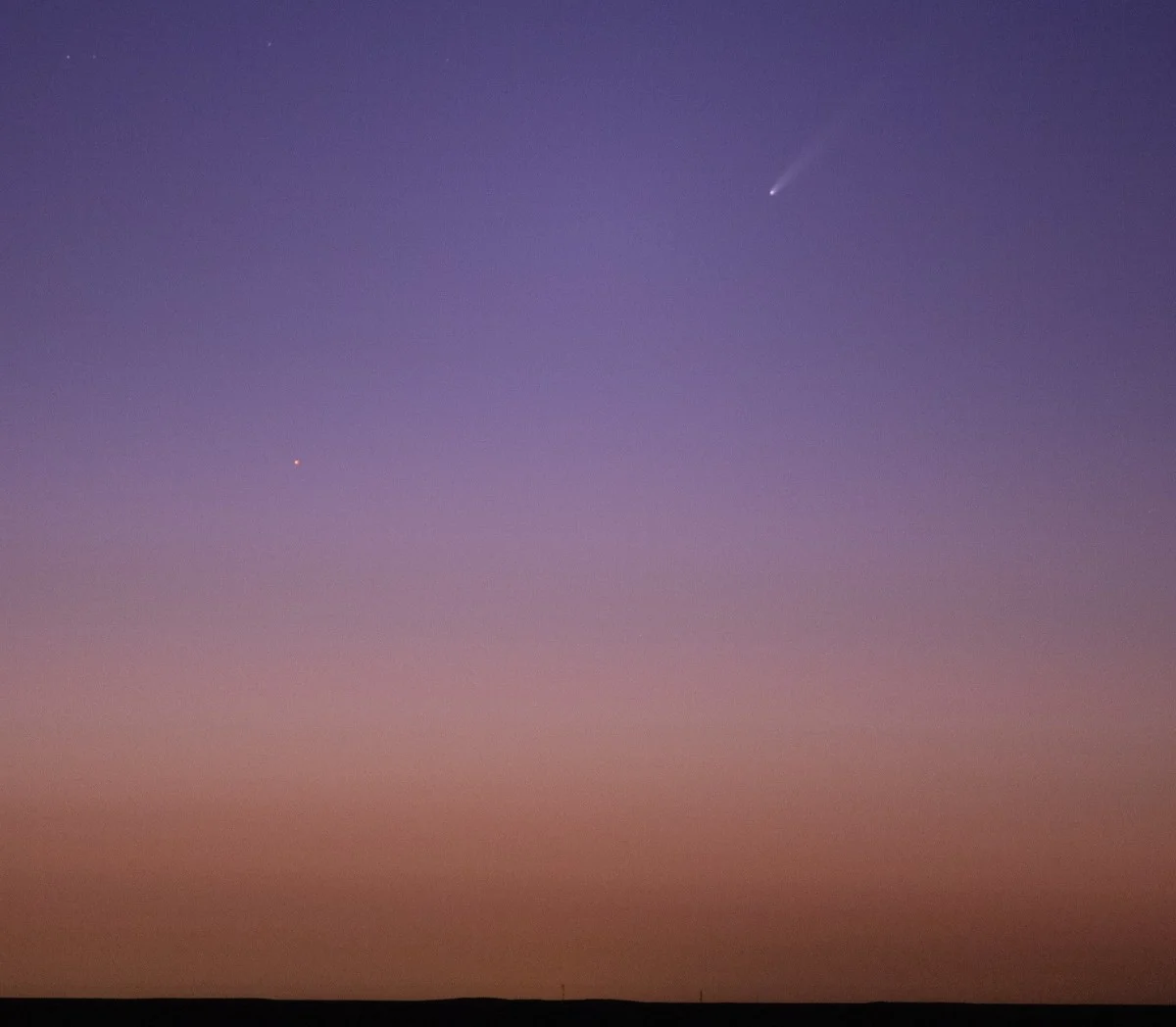 Newly discovered comet appears in Kuwait’s sky at dawn