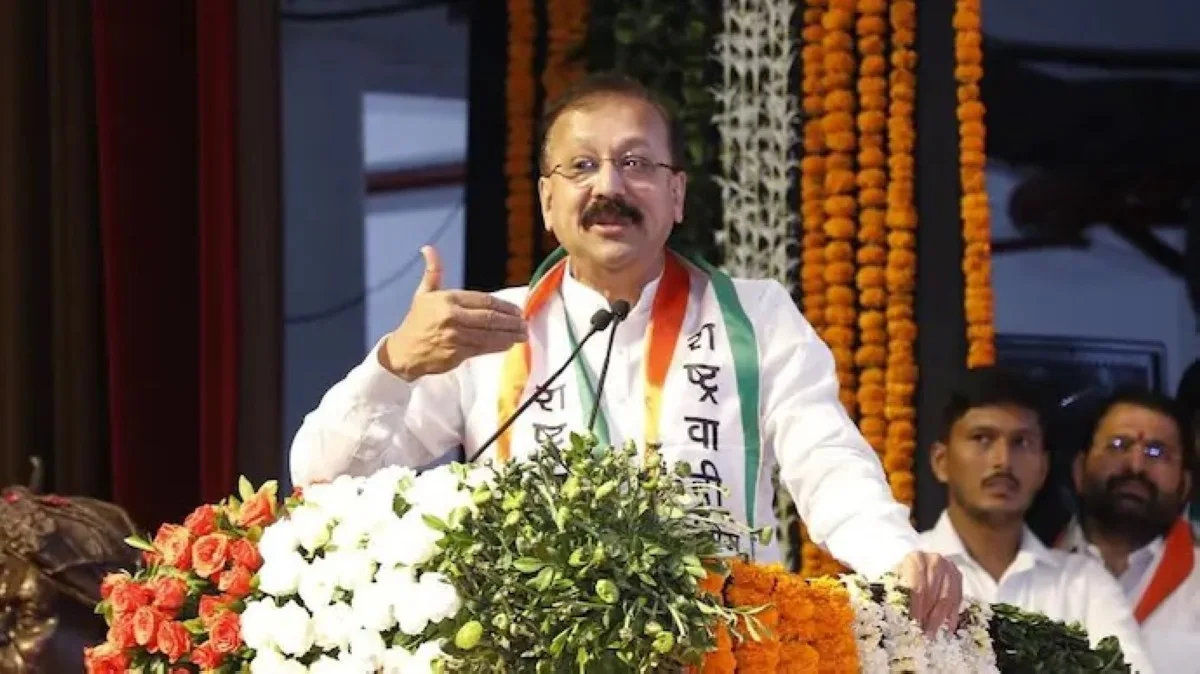 Indian politician known for his close ties with Bollywood killed in Mumbai