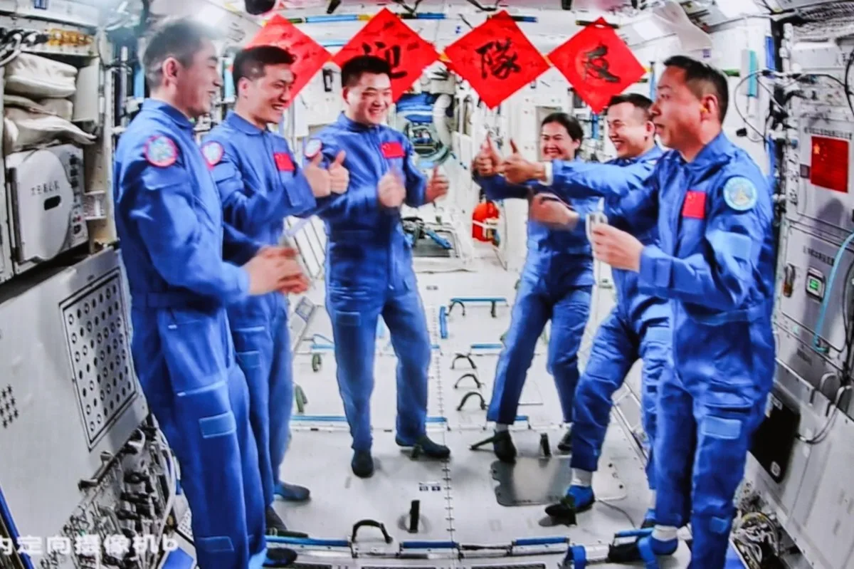 Crew of Shenzhou-19 successfully joins Tiangong Space Station for handovers