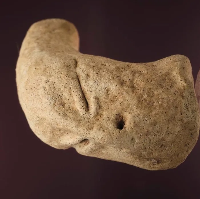 Kuwait unearths ancient workshop, rare clay head