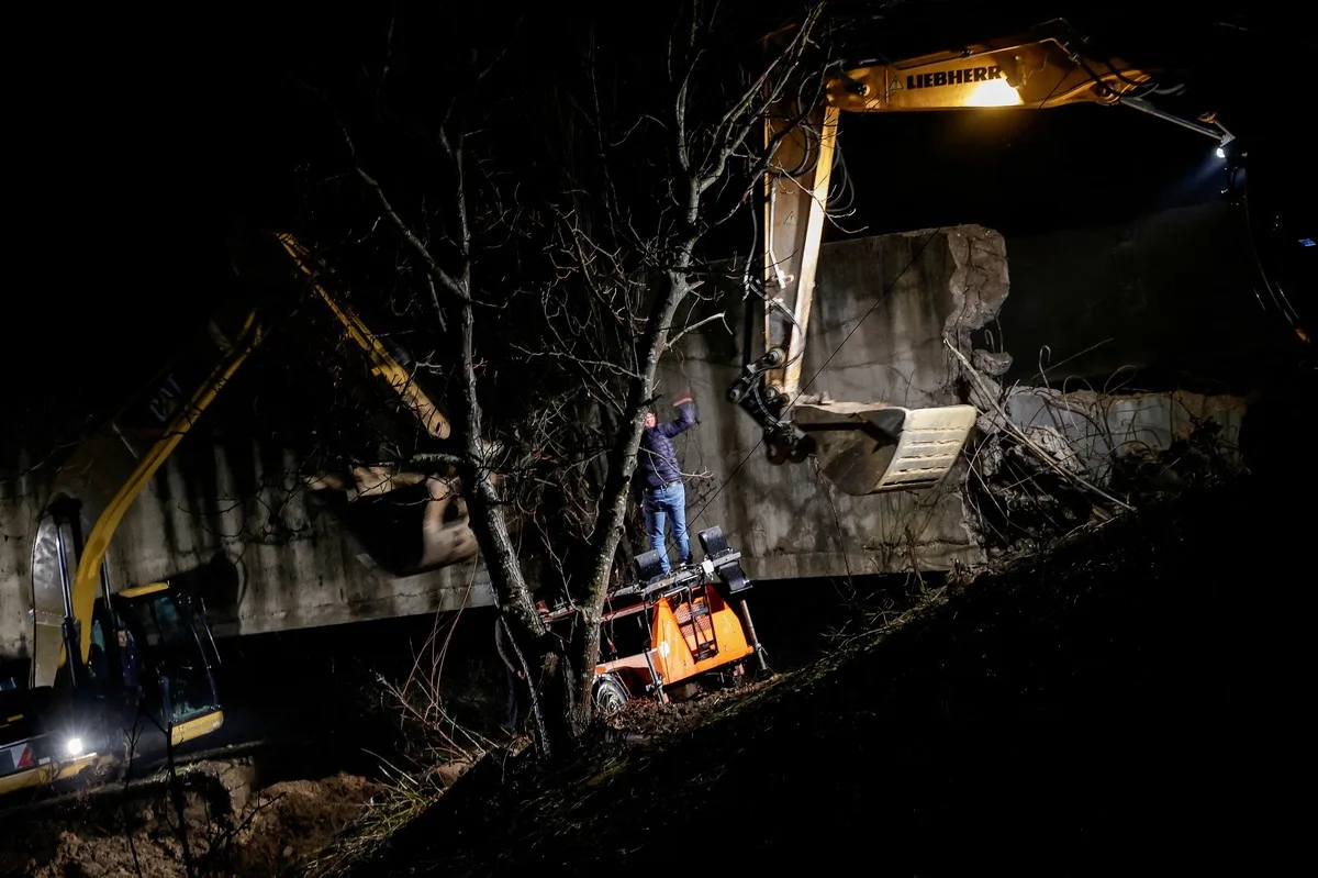 Explosion damages water and power supply in Kosovo