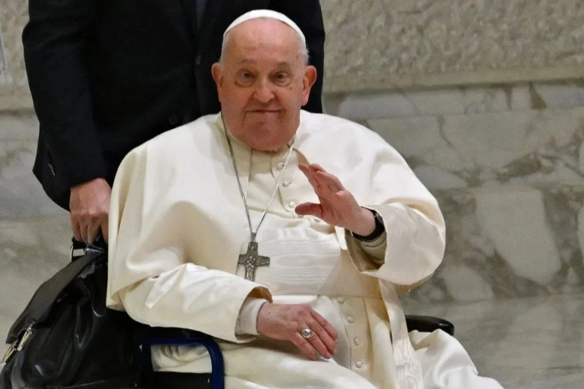 Pope Francis in critical condition with early kidney failure | arabtimes