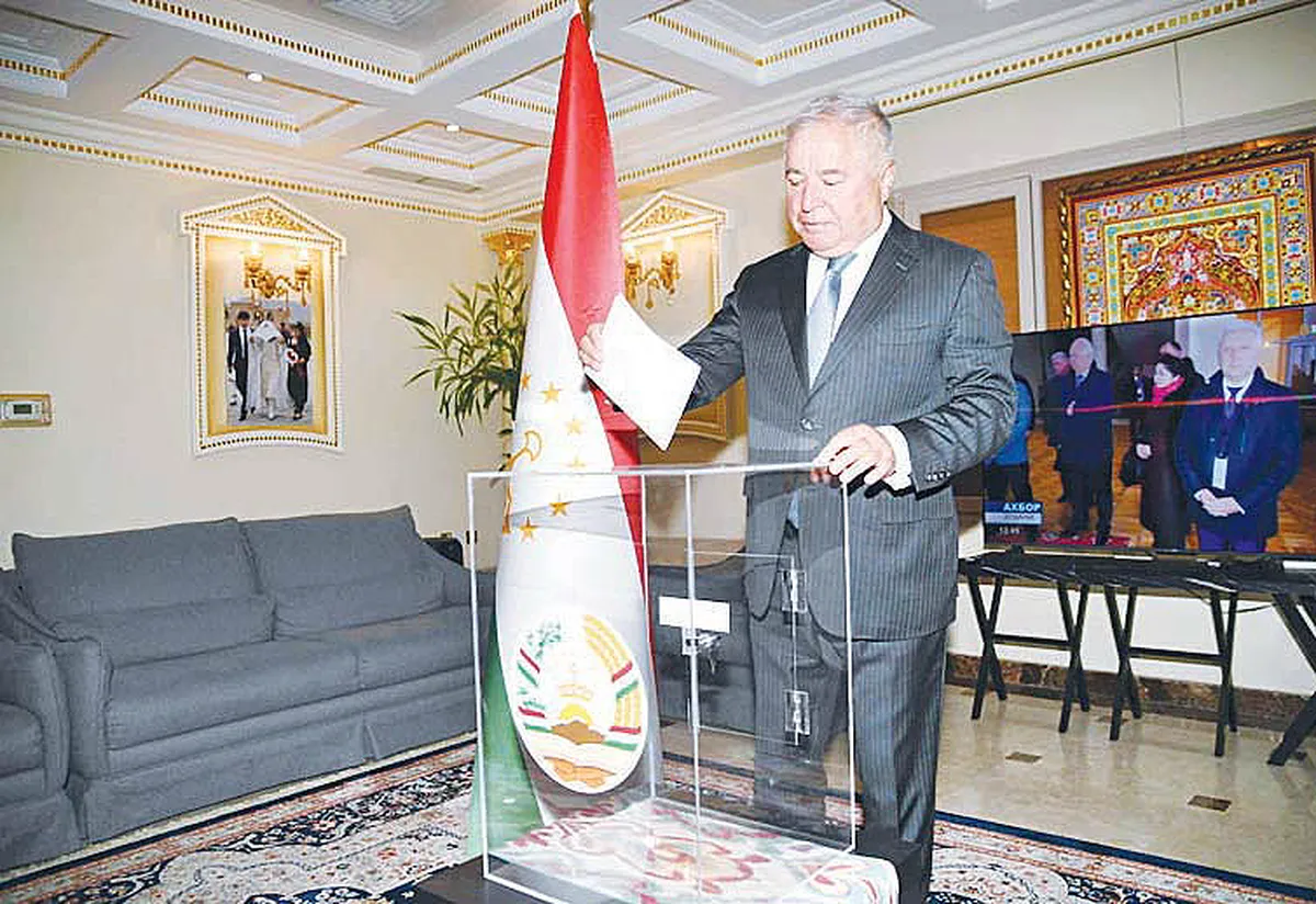 Tajik residents in Kuwait visit embassy to vote in parliamentary elections