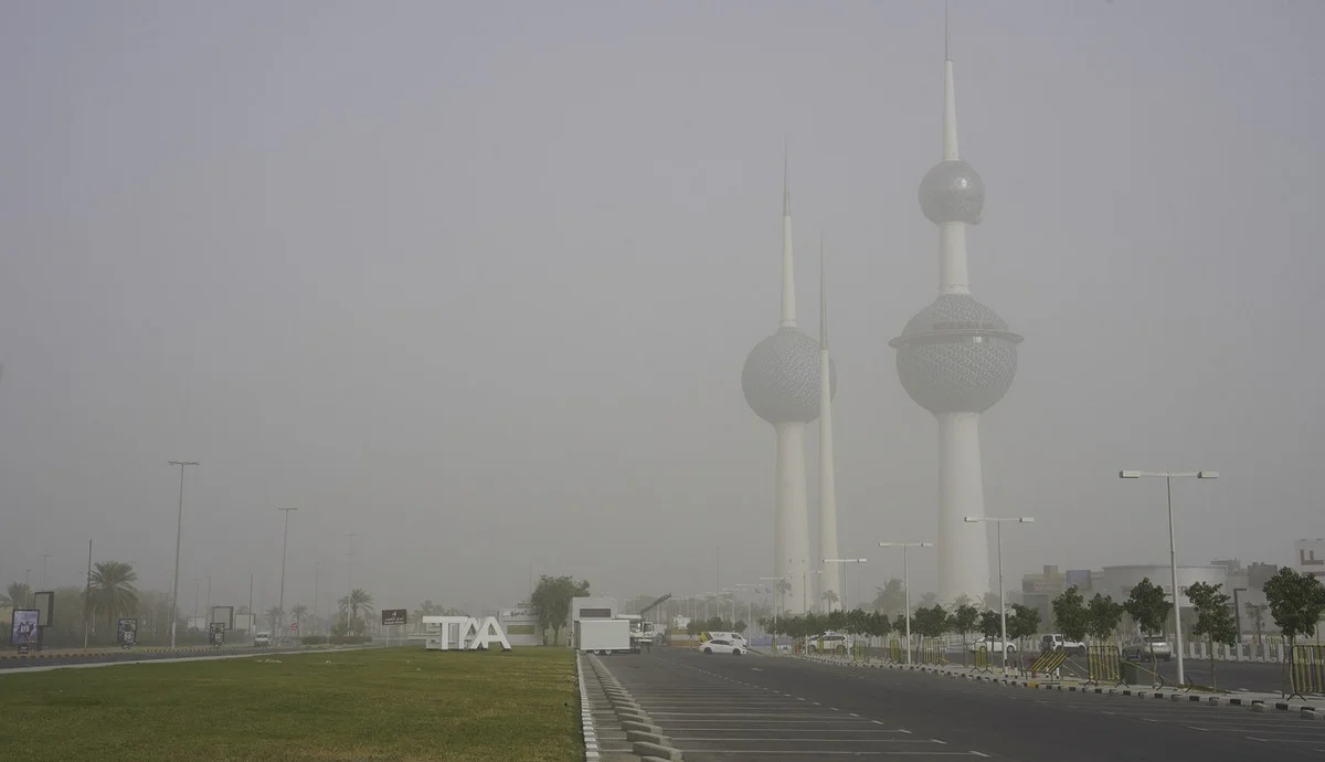 Kuwait faces unstable weather as rain, dust storm on horizon