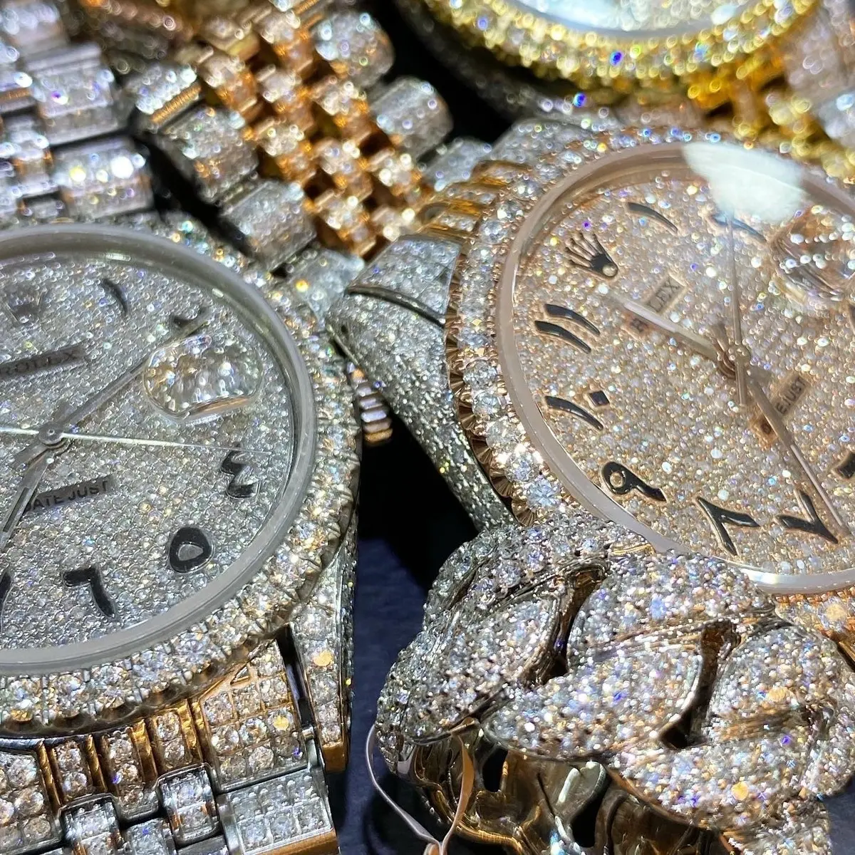 Woman Caught On CCTV Stealing Luxury Watch From Kuwaiti Citizen