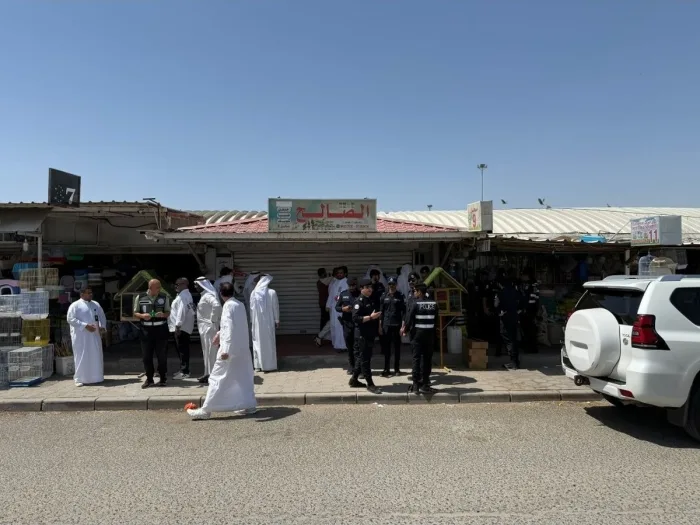 Unlicensed Shops, Street Vendors Caught in Al-Rai's Bird Market