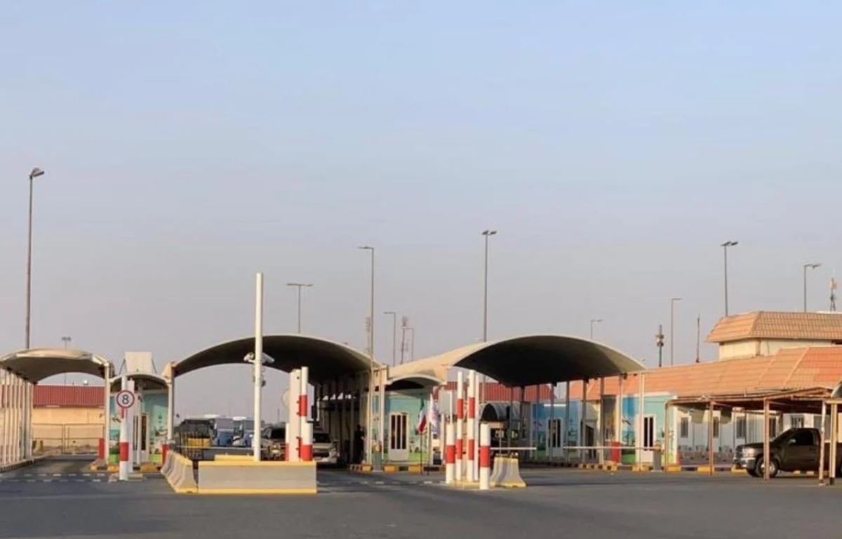 KD 500 Per Exit: Kuwait Port Worker Helping Wanted Persons Flee the Country