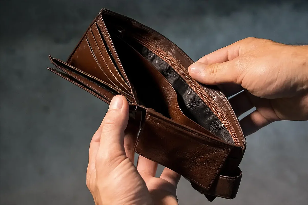 Delayed Salaries in Kuwait? Here’s How to Fight Back Legally