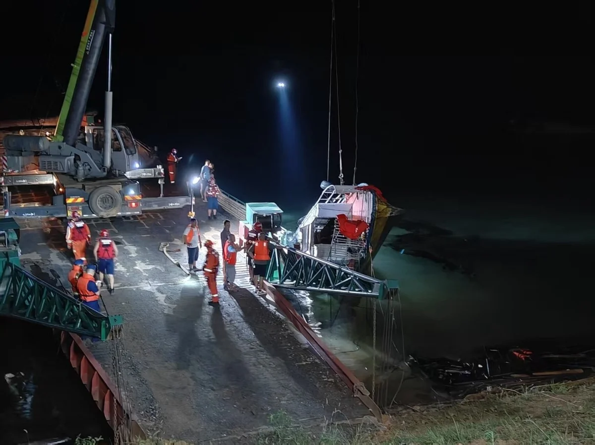 2 killed, 27 rescued after boat sinks in central China's Hunan