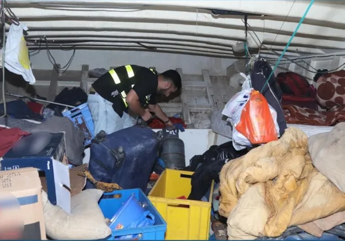 Cooking Stoves, Flammable Materials, and No Space Between! Dhows Under Fire