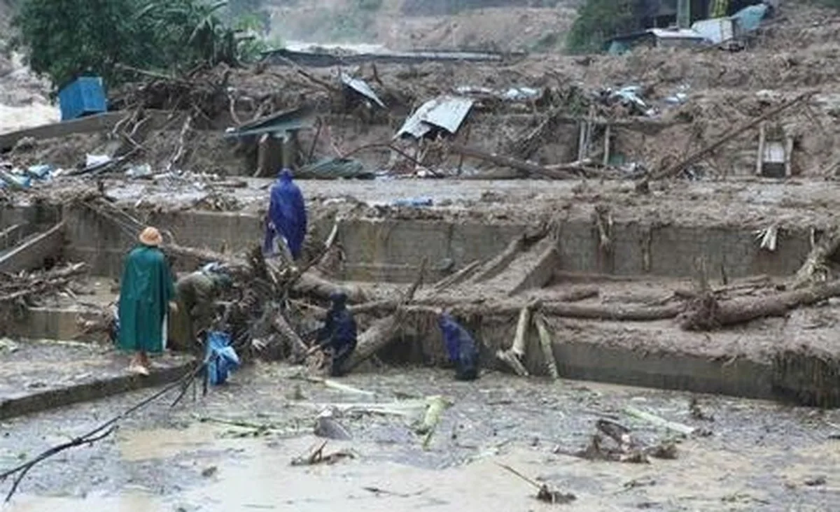 8 dead and 3 missing in Vietnam's flash floods