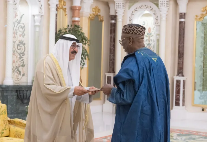 HH Amir accepts credentials from five new ambassadors