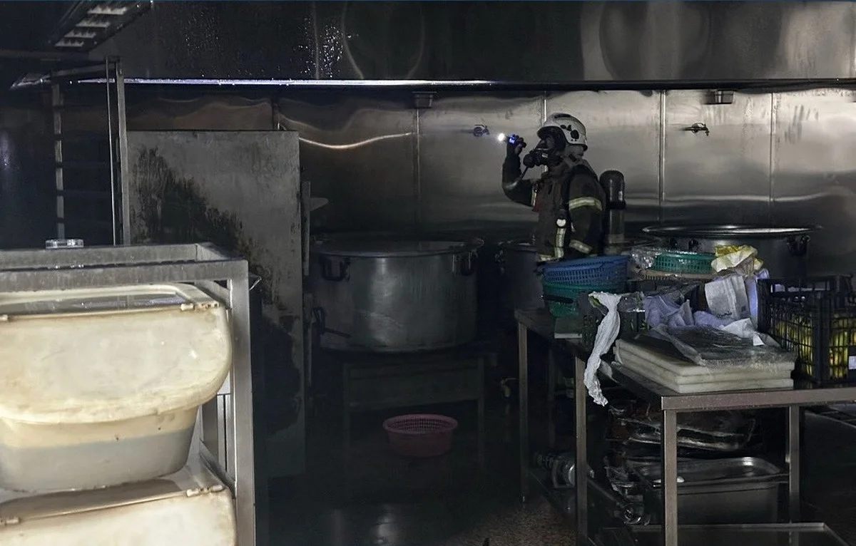 Gas leak sparks restaurant fire in Al-Ardiya, two injured