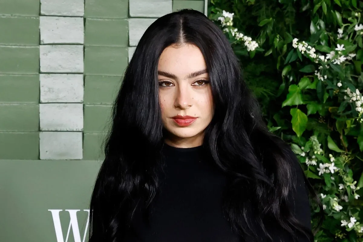 Charli XCX drops in on SNL — fans think it’s a Taylor Swift clapback