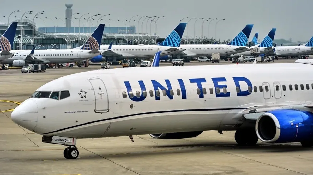 No one hurt as United Airlines plane clips tail of another aircraft in Chicago