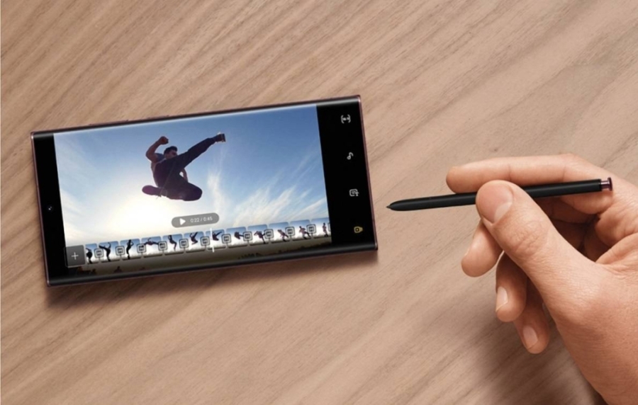 Galaxy S22 Ultra是该系列中最大的设备,它也被视为三星Galaxy Note20 Ultra的下一代。-图取自Soyacincau- Galaxy S22 Ultra是该系列中最大的设备,它也被视为三星Galaxy Note20 Ultra的下一代。-图取自Soyacincau-