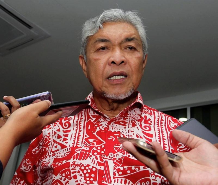 阿末扎希否认曾要求敦马帮忙撤销官司,将给后者发律师信要求道歉。-马新社- 阿末扎希否认曾要求敦马帮忙撤销官司,将给后者发律师信要求道歉。-马新社-