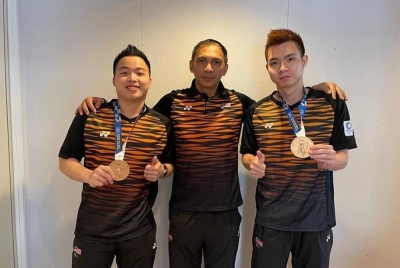 林培雷认为来大马执教这段时间最难忘时刻,就是带着谢定峰/苏伟译在东京奥运会拿下铜牌。-摘自推特- 林培雷认为来大马执教这段时间最难忘时刻,就是带着谢定峰/苏伟译在东京奥运会拿下铜牌。-摘自推特-