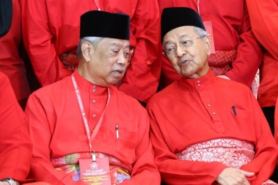 慕尤丁(左)据称在会面中向马哈迪建议,让土团党和斗士党在大选中合作。-Ahmad Zamzahuri摄- 慕尤丁(左)据称在会面中向马哈迪建议,让土团党和斗士党在大选中合作。-Ahmad Zamzahuri摄-