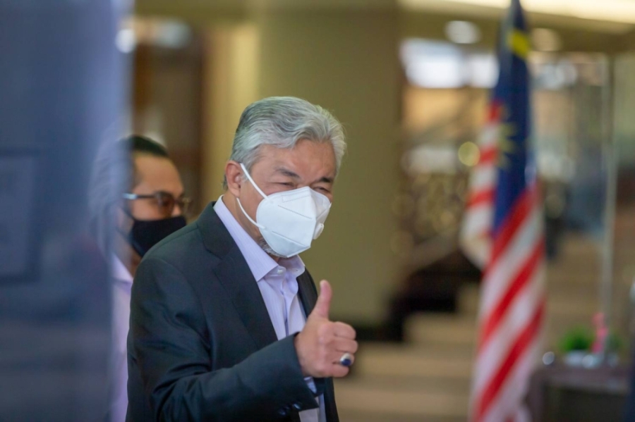 李伟强无法在庭上出示有关UKSB每月到阿末扎希(图)住处给予数十万新元现金,是与外国签证系统(VLN)有关的证据。-Devan Manuel摄- 李伟强无法在庭上出示有关UKSB每月到阿末扎希(图)住处给予数十万新元现金,是与外国签证系统(VLN)有关的证据。-Devan Manuel摄-