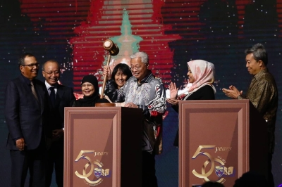 依斯迈沙比里(中)指出,政府落实数项积极措施强化我国法律,包括建议废除强制死刑。-Yusof Mat Isa摄- 依斯迈沙比里(中)指出,政府落实数项积极措施强化我国法律,包括建议废除强制死刑。-Yusof Mat Isa摄-