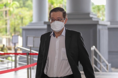 林冠英形容,昨日加码的援助金犹如“创可贴”,根本无法满足因津贴削减而受影响的中产阶级和中小型企业。-Devan Manuel摄- 林冠英形容,昨日加码的援助金犹如“创可贴”,根本无法满足因津贴削减而受影响的中产阶级和中小型企业。-Devan Manuel摄-