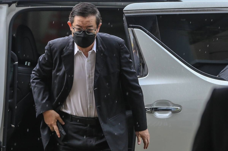 扎鲁阿末说,他把一支瑞士制造的豪华手表及10万令吉现金赠予林冠英(图)当作生日礼物,但对方只收下名表。-Yusof Mat Isa摄- 扎鲁阿末说,他把一支瑞士制造的豪华手表及10万令吉现金赠予林冠英(图)当作生日礼物,但对方只收下名表。-Yusof Mat Isa摄-