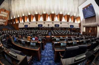 消息指出,一些部长一直努力让反跳槽法案于7月提呈国会,并寻求通过。-马新社- 消息指出,一些部长一直努力让反跳槽法案于7月提呈国会,并寻求通过。-马新社-