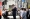 安倍晋三（中）周五在奈良街头演讲时，现场一共有22人负责维安。他的背后虽然也有人员戒备，却留下了容许枪击的漏洞。-路透社-