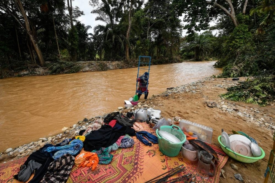 吉打华玲爆发洪灾,酿成3尸4命悲剧,逾百名灾民失去家园。-Shafwan Zaidon摄- 吉打华玲爆发洪灾,酿成3尸4命悲剧,逾百名灾民失去家园。-Shafwan Zaidon摄-