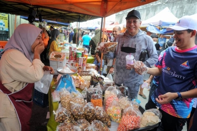 Turun Malaysia组织斥责,安努亚慕沙(图)领导的“抗通货膨胀圣战特工队”,但至今仍毫无作为。-马新社- Turun Malaysia组织斥责,安努亚慕沙(图)领导的“抗通货膨胀圣战特工队”,但至今仍毫无作为。-马新社-