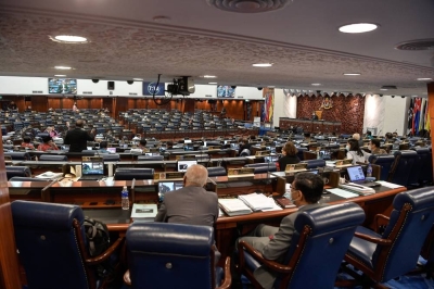 国会下议院三读通过修宪案,立法反跳槽。-马新社- 国会下议院三读通过修宪案,立法反跳槽。-马新社-