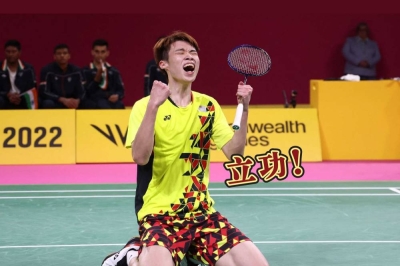 黄智勇扳倒印尼前世界一哥斯里坎拿下关键分,助大马队2比1反超印度,出色表现让马羽总会长丹斯里诺扎盛赞。-法新社/精彩大马制图- 黄智勇扳倒印尼前世界一哥斯里坎拿下关键分,助大马队2比1反超印度,出色表现让马羽总会长丹斯里诺扎盛赞。-法新社/精彩大马制图-