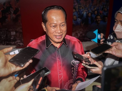 阿末马斯兰指出,由于社团注册局已批准巫统修章,因此年底的代表大会不会举办党选。-马新社- 阿末马斯兰指出,由于社团注册局已批准巫统修章,因此年底的代表大会不会举办党选。-马新社-