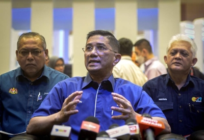 阿兹敏仅强调,自己有责任加强现有的联盟政府,确保国家政局稳定。-马新社- 阿兹敏仅强调,自己有责任加强现有的联盟政府,确保国家政局稳定。-马新社-