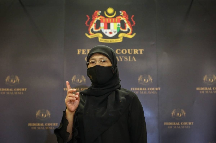 以敦东姑麦文为首的联邦法院五司,负责聆审纳吉要求提呈和纳入新证据的申请。-Yusof Mat Isa摄- 以敦东姑麦文为首的联邦法院五司,负责聆审纳吉要求提呈和纳入新证据的申请。-Yusof Mat Isa摄-