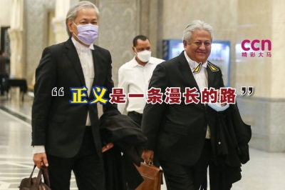 再益依布拉欣(右)就纳吉的请求接连被联邦法院五司驳回,感概正义就是一条漫长的路。-Yusof Mat Isa摄- 再益依布拉欣(右)就纳吉的请求接连被联邦法院五司驳回,感概正义就是一条漫长的路。-Yusof Mat Isa摄-