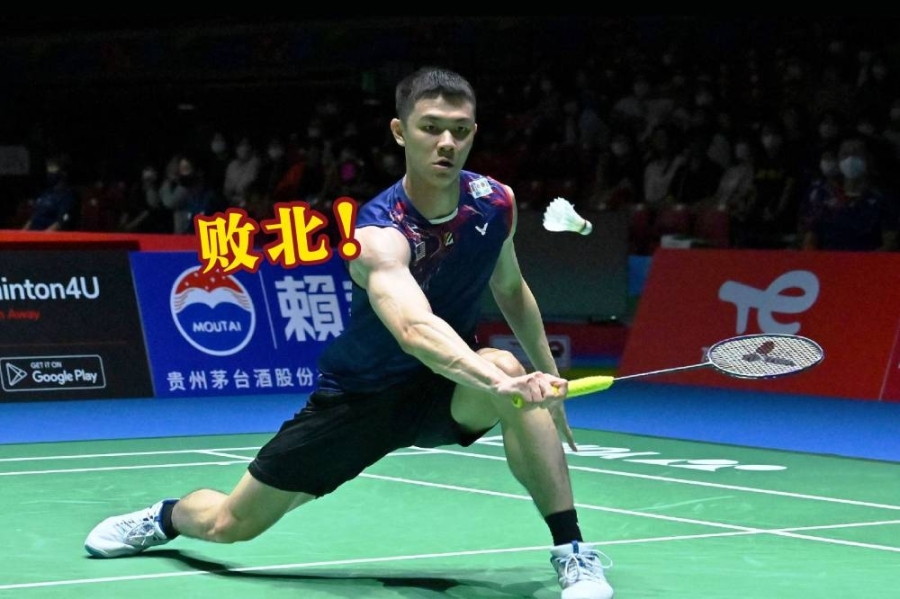早前扬言为了备战世锦赛而退出共运会的李梓嘉,败在中国世界排名第23的赵俊鹏拍下,冀拿下大马首个男单世冠梦灭。-法新社/精彩大马制图- 早前扬言为了备战世锦赛而退出共运会的李梓嘉,败在中国世界排名第23的赵俊鹏拍下,冀拿下大马首个男单世冠梦灭。-法新社/精彩大马制图-