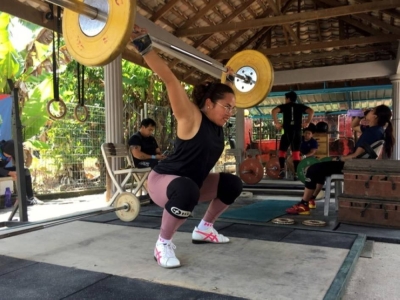 联邦直辖区的举重选手,将在菲律宾创史夺奥运金牌的迪亚兹,征战东京奥运会之前待过的马六甲甘榜吉双都亚“基地”接受训练。-马新社- 联邦直辖区的举重选手,将在菲律宾创史夺奥运金牌的迪亚兹,征战东京奥运会之前待过的马六甲甘榜吉双都亚“基地”接受训练。-马新社-