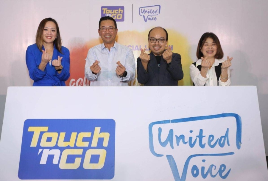Touch 'n Go已认购United Voice艺术家的画作,然后把艺术作品融入限量版的TNG卡。-图摘自Soya Cincau- Touch 'n Go已认购United Voice艺术家的画作,然后把艺术作品融入限量版的TNG卡。-图摘自Soya Cincau-