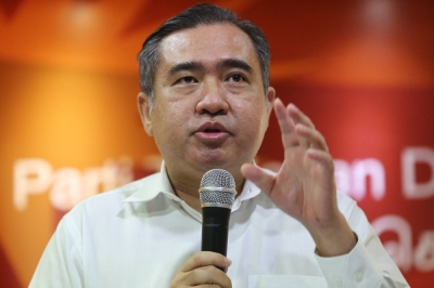 陆兆福表示,行动党将全面遵从国家元首在解散国会事宜上的决定。-Yusof Mat Isa摄- 陆兆福表示,行动党将全面遵从国家元首在解散国会事宜上的决定。-Yusof Mat Isa摄-
