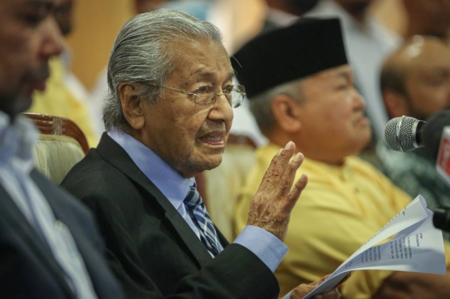 马哈迪说,GTA只会在首相向国家元首建议解散国会日期后,才决定支持或反对举行第15届大选。-Yusof Mat Isa摄- 马哈迪说,GTA只会在首相向国家元首建议解散国会日期后,才决定支持或反对举行第15届大选。-Yusof Mat Isa摄-