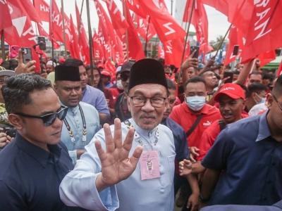 安华指出,任何以独立人士身份竞选的党员都会被开除。-Farhan Najib摄- 安华指出,任何以独立人士身份竞选的党员都会被开除。-Farhan Najib摄-