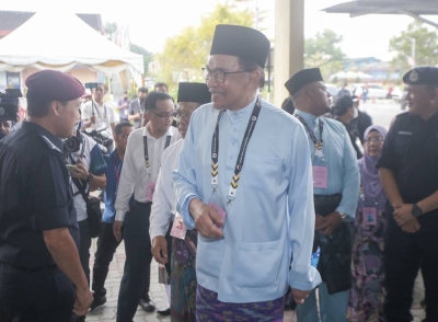 安华会在打扪国席会遇到3个对手。-Farhan Najib摄- 安华会在打扪国席会遇到3个对手。-Farhan Najib摄-