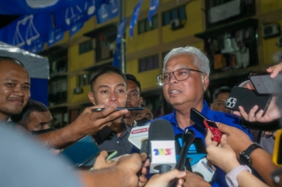 依斯迈沙比里恭贺安华出任我国第10任首相。 -Raymond Manuel摄- 依斯迈沙比里恭贺安华出任我国第10任首相。 -Raymond Manuel摄-